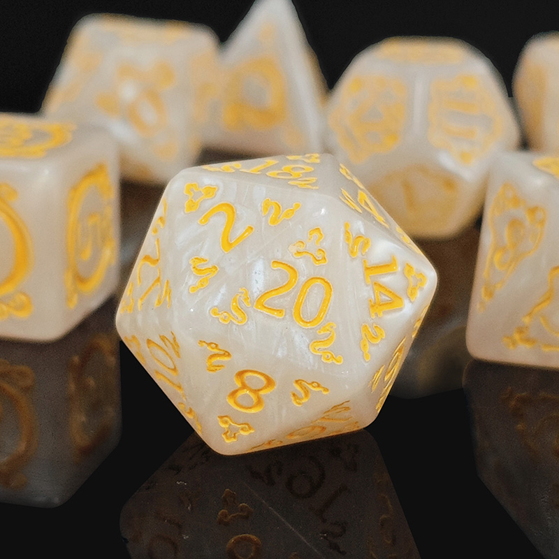 7 個 DND サイコロ 7 ピース/セットドラゴンパターン - Board Game Dnd のレビューと価格