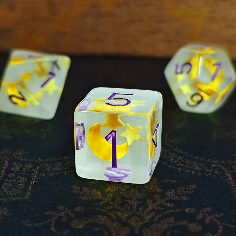 7個/セット 光る多面体ダイス 星 月 レジンダイスセット  - Board Game Dnd のレビューと価格
